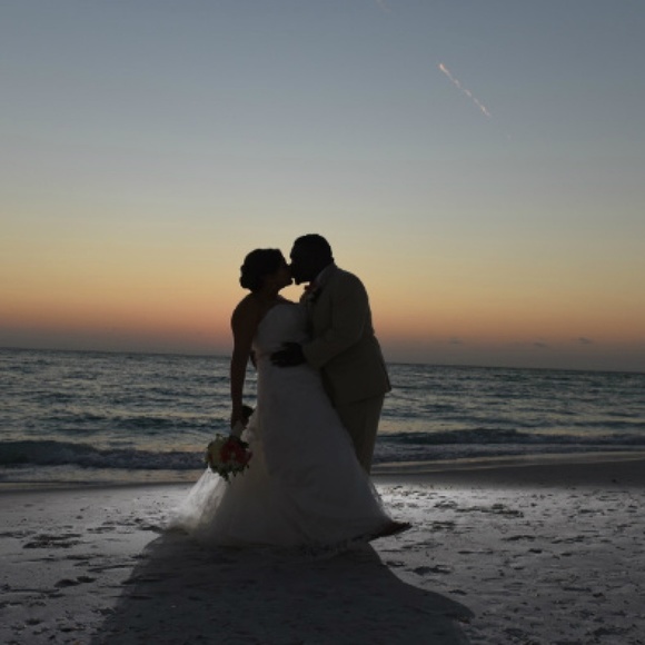 MEET YOUR POSHER 🌸 - Picture 1 of 2